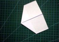 纸飞机下方法[纸飞机下方法图片]