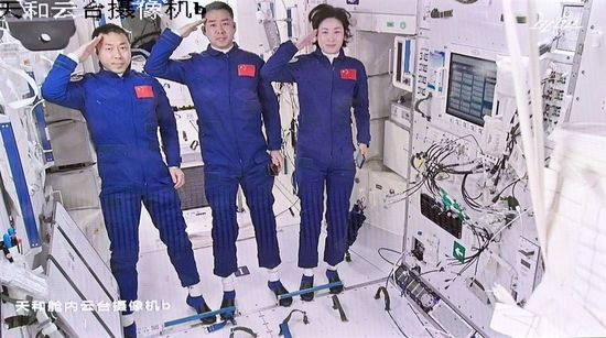 [6名航天员将共同在太空出差]中国航天员太空“出差”趣事多