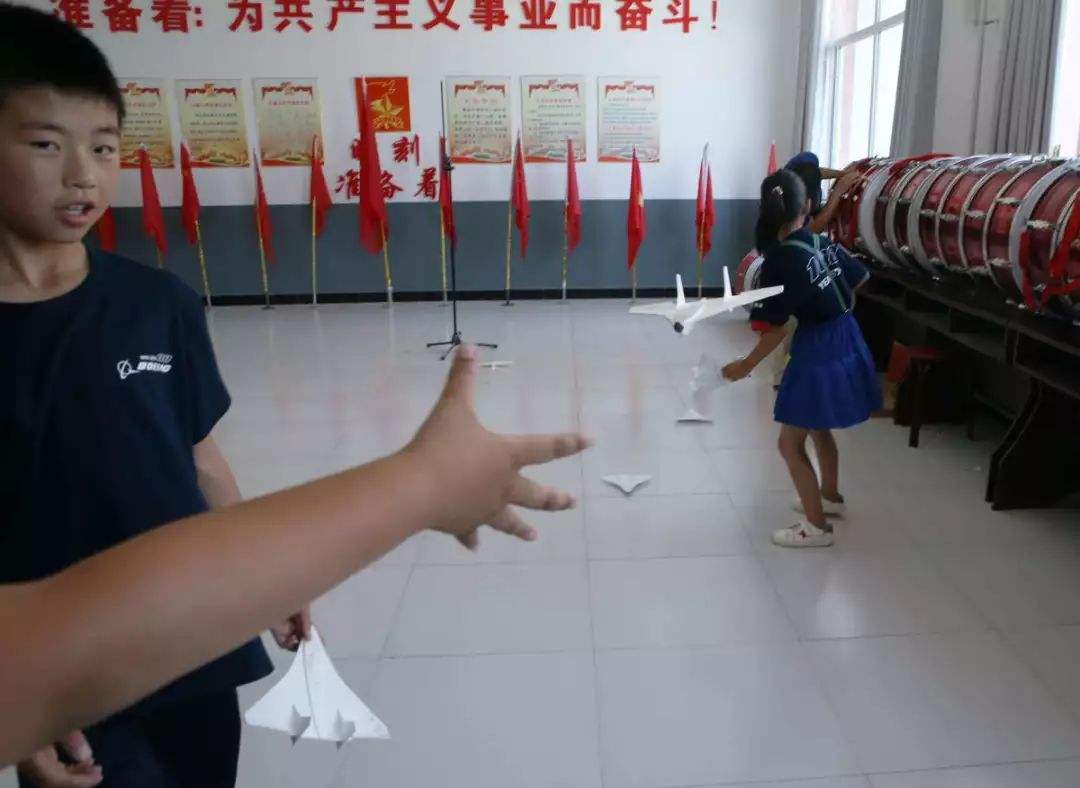 [纸飞机安装包]纸飞机安装中文版怎么弄