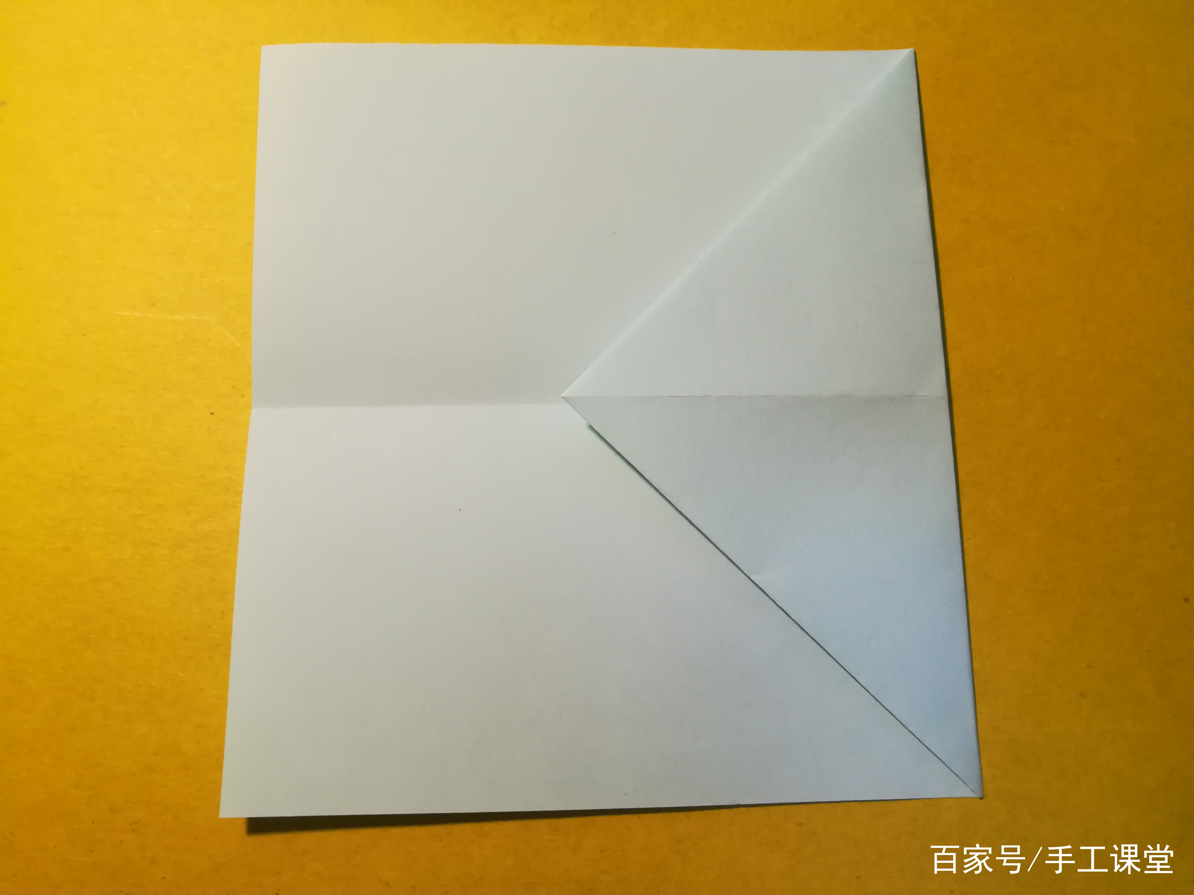 [纸飞机为什么会旋转]纸飞机为什么会飞起来